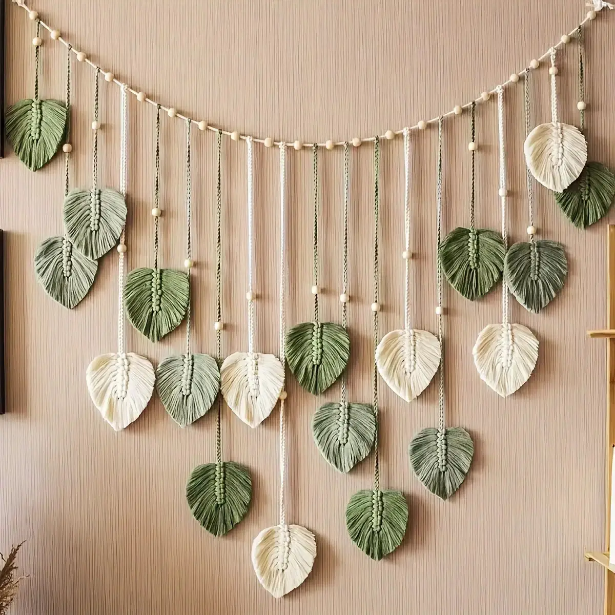 1 Bohemian Leaf Feather Wall Hanging - Modern Color-blocked Green White Beige Interwoven Tapestry, Textured Boho Home Decor, Living Room Aesthetic Room Art, Ideal Mother's Day Gift, Wall Decor