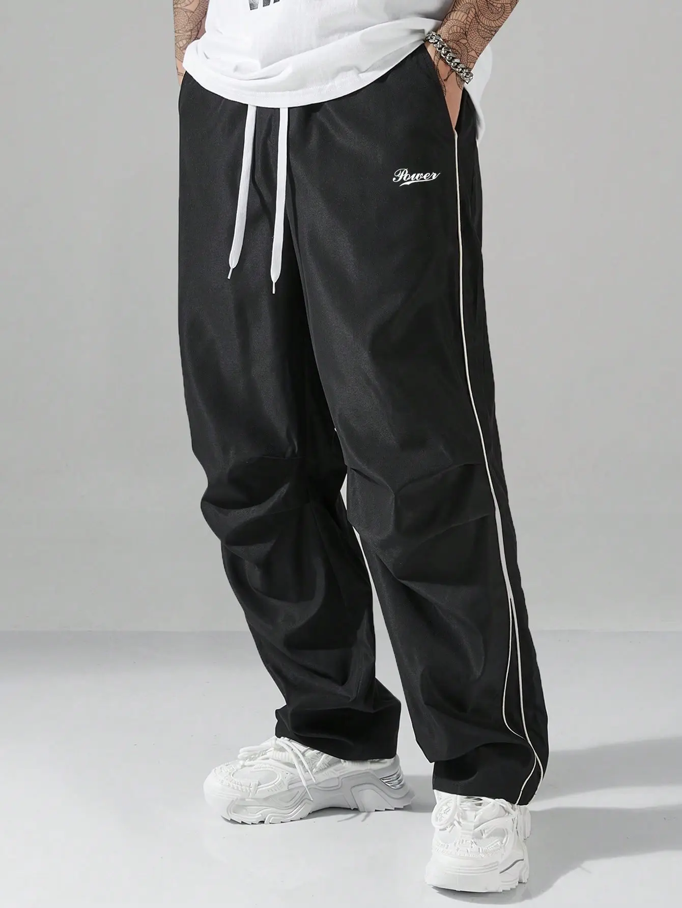 Men’s casual athletic long pants, American-style striped quick-dry loose high-street windbreaker paratrooper pants