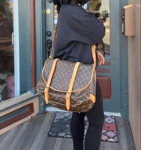 Pre-owned Louis Vuitton Canvas Crossbody Bags Saumur 43 bag