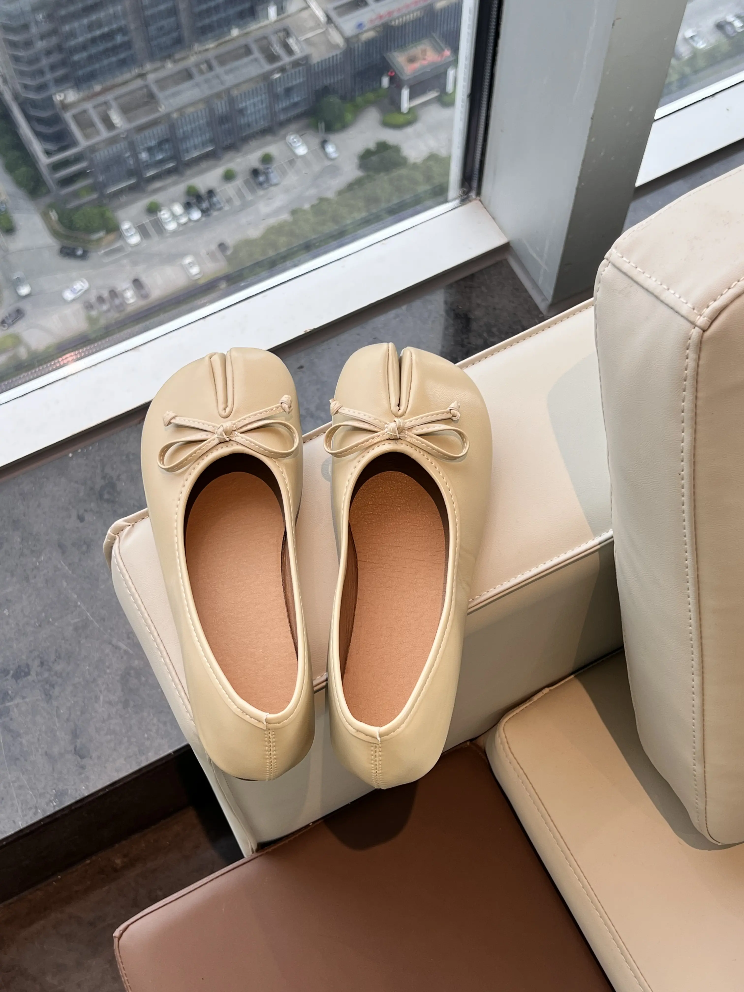 Women's Vintage Chic French Soft Leather Mix Flats - Cute Bowknot, Round Toe, Flat Sole, Comfortable, Versatile Shoes