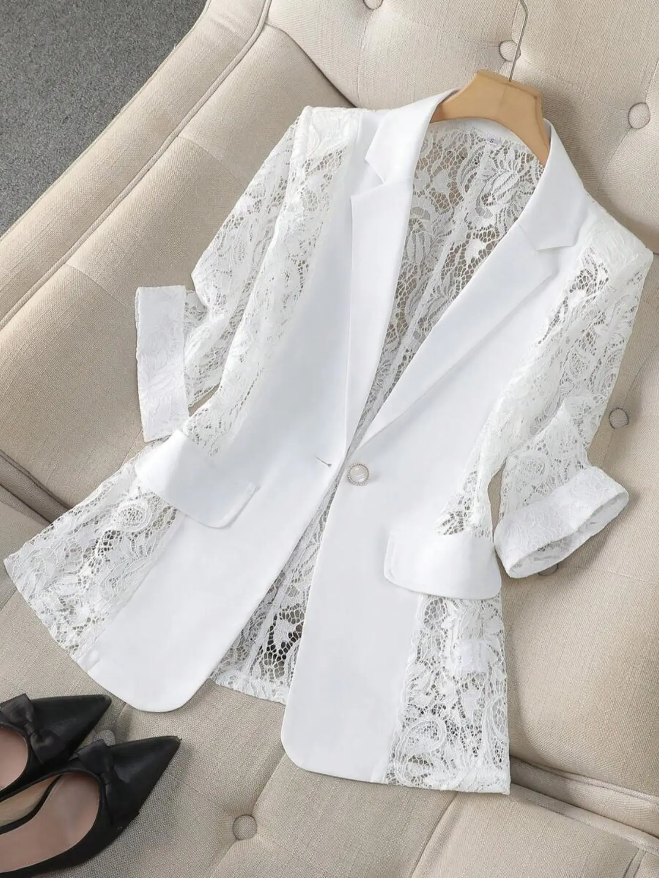 Women's Western Style Button-Front Blazer with Lace Patchwork Design, Long Sleeve, Chic, Versatile and Elegant, Button Lapel Blazer