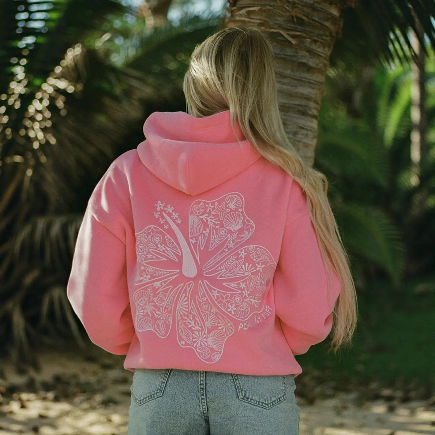 Extra-large back with intricate floral embroidery, refined details, and shell mini eggs at the cuffs—wearable across all three seasons (spring, summer, autumn/fall). Stylish vibe sweatshirt with a premium feel.