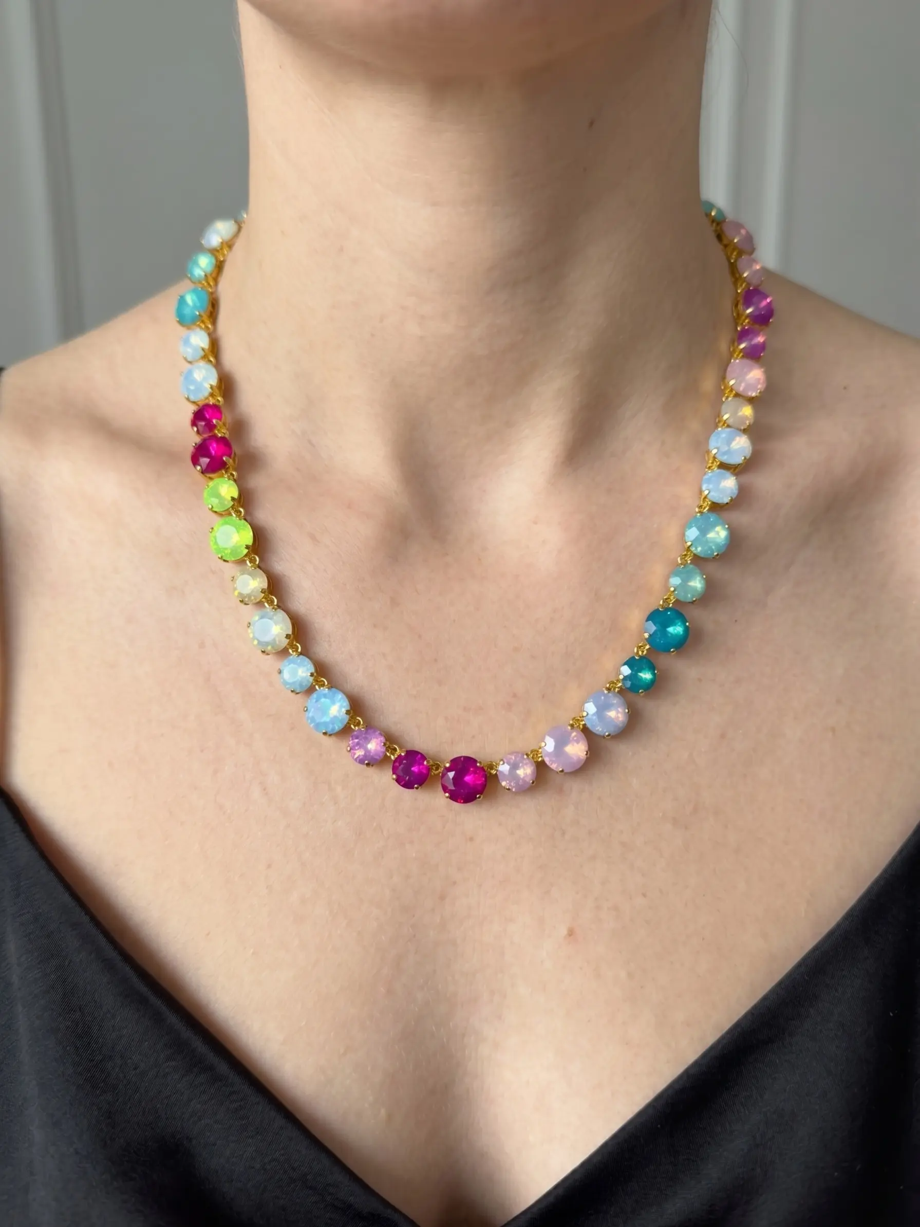 Color-Blocked Crystal Collar Necklace, Shining Necklace - Chain Necklaces - Spring/Summer Accessory for Women - 18K Gold-Plated | Rhodium-Plated Magnetic Clasp - Perfect for Everyday Wear and Special Occasions | Mother's Day Gift