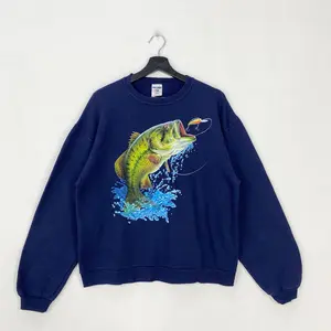 Vintage Outdoor Outfitters Sweatshirt Fish Crewneck Pullover Largemouth Bass Wildlife Deer Duck Wolf Print Logo Blue Small - KitchenEra