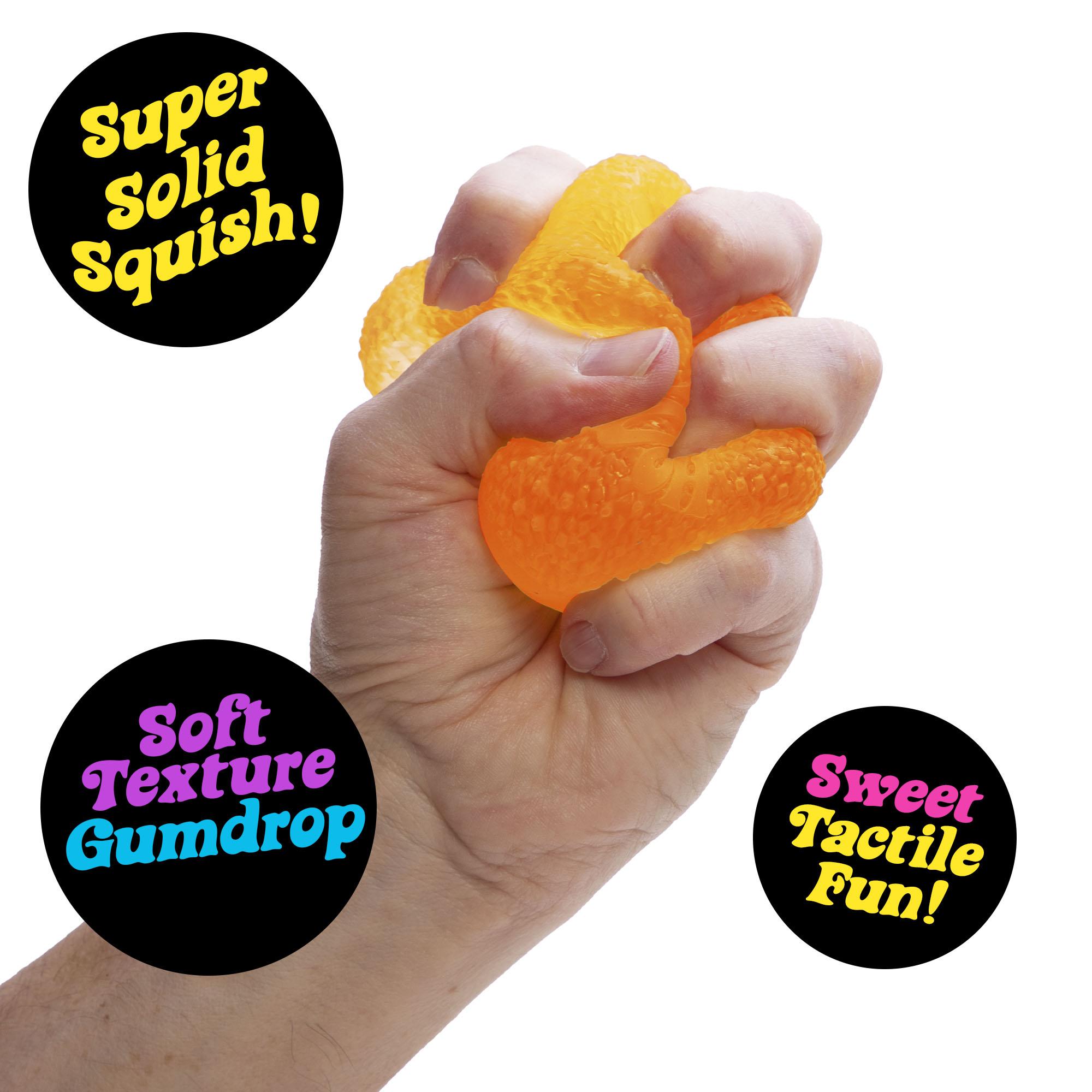 NeeDoh Gumdrop – Gumdrop-Shaped Sensory Toy with Groovy Squeeze, 4 Assorted Colors (One Random Color)