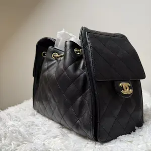 Pre-owned CHANEL Calfskin Leather Messenger Bags 25 Hobo Bag in Black Grained Calfskin Leather