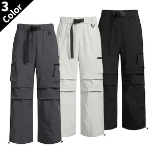 Men’s straight-leg casual fashion cargo pants with multiple pockets, American-style utility design, outdoor sports style, belt-loop detailing, water-resistant, loose fit for spring/autumn