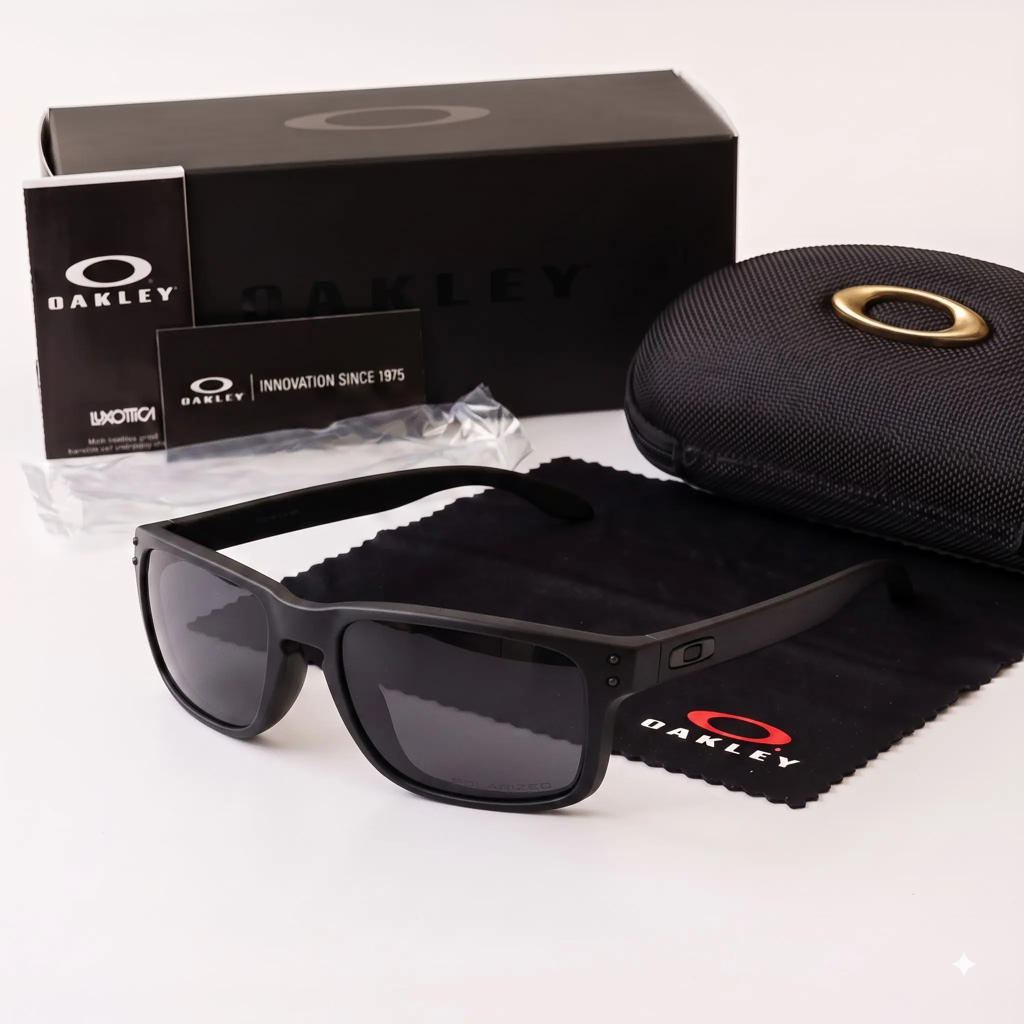 Oakley Active Sport Sunglasses Polarized Square Design UV400 Eye Protection for Outdoor Adventures