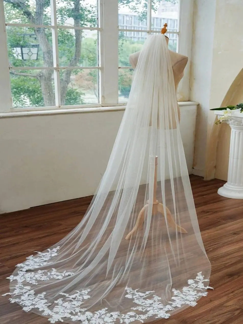 1pc Floral Print Mesh New Wedding Veil Accessory, 4-Season Long Small Chapel Train Soft Tulle, 2026 White Lace Bridal Veil With Hair Comb