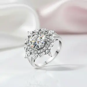 18K White Gold 3.0 Ct Round Cut Diamond Option Engagement Ring