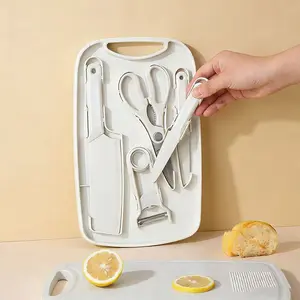 Santa 5-piece multi-functional cutting board set, scissors, kitchen knives, fruit knives, peelers. The cutting board is portable and easy to clean, a great kitchen tool
