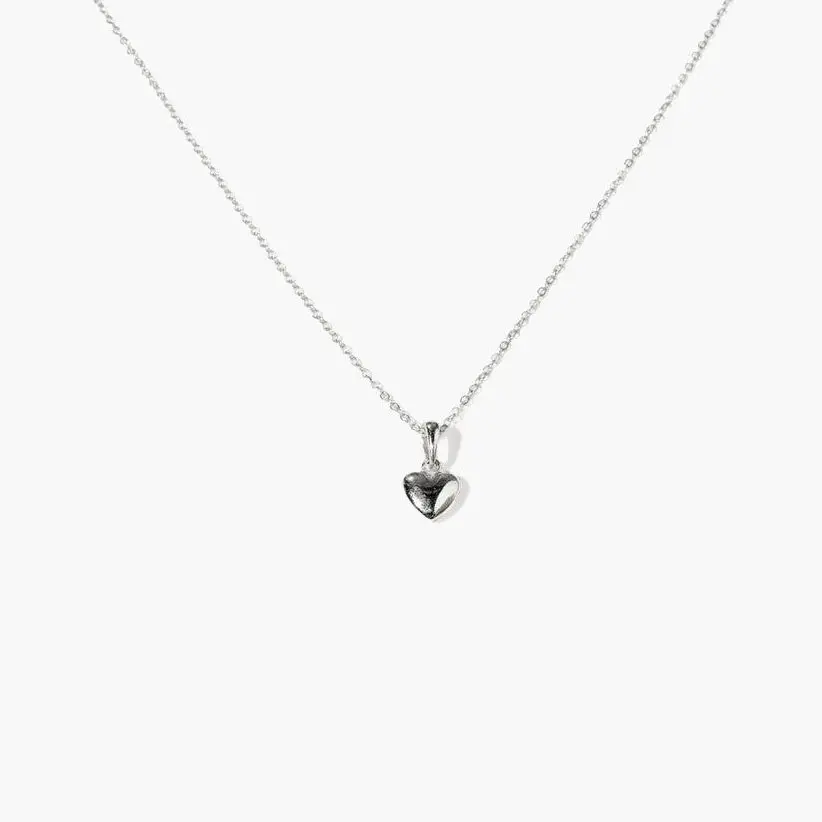 en route Silver Audrey Heart Necklace, Petite Polished Heart Pendant, Perfect for Everyday Styling & Stackable Looks