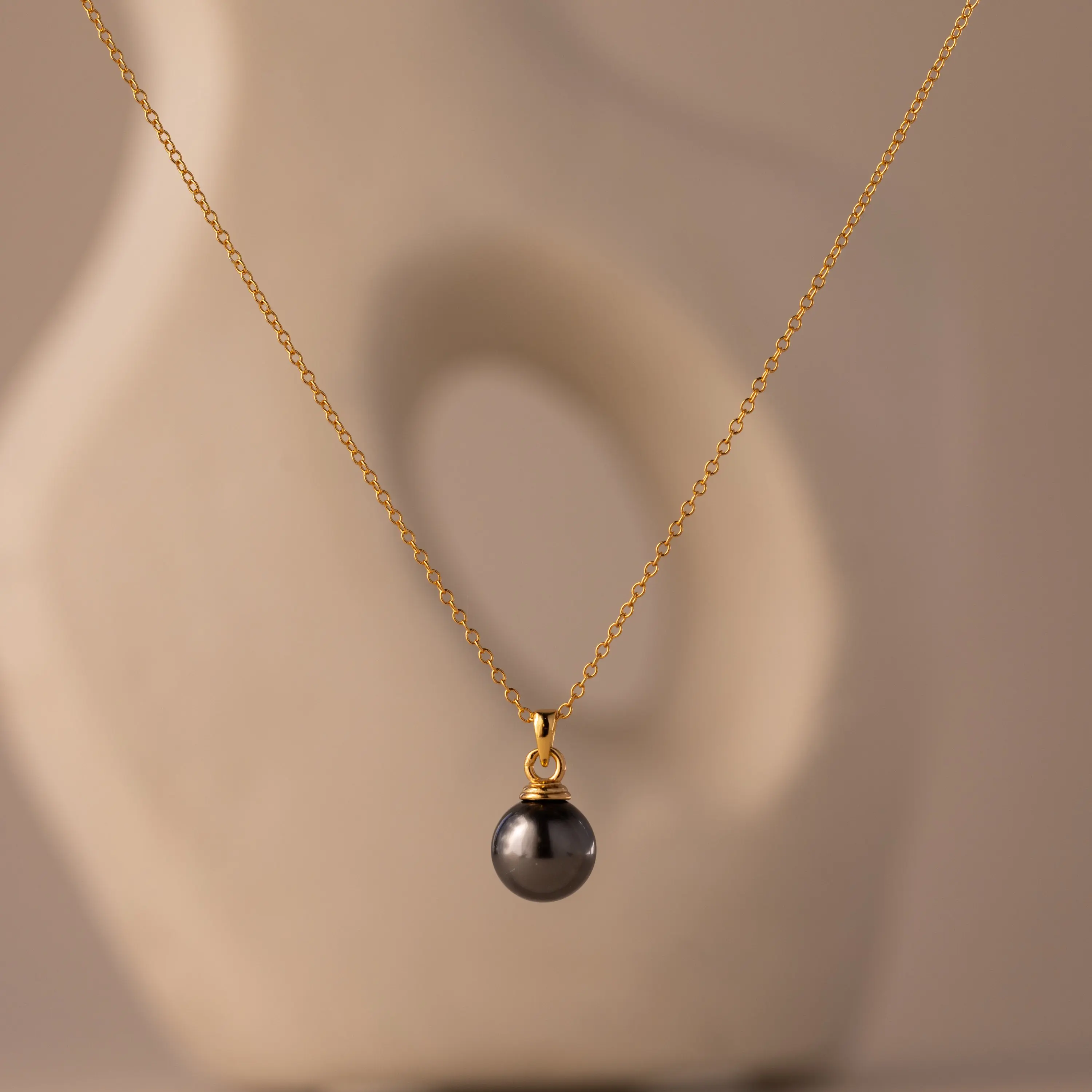 Midnight Pearl Necklace by Caitlyn Minimalist - Round Black Pearl Drop Necklace - Minimalist Gemstone Pendant Necklace - Vintage Jewelry - Gift for Her