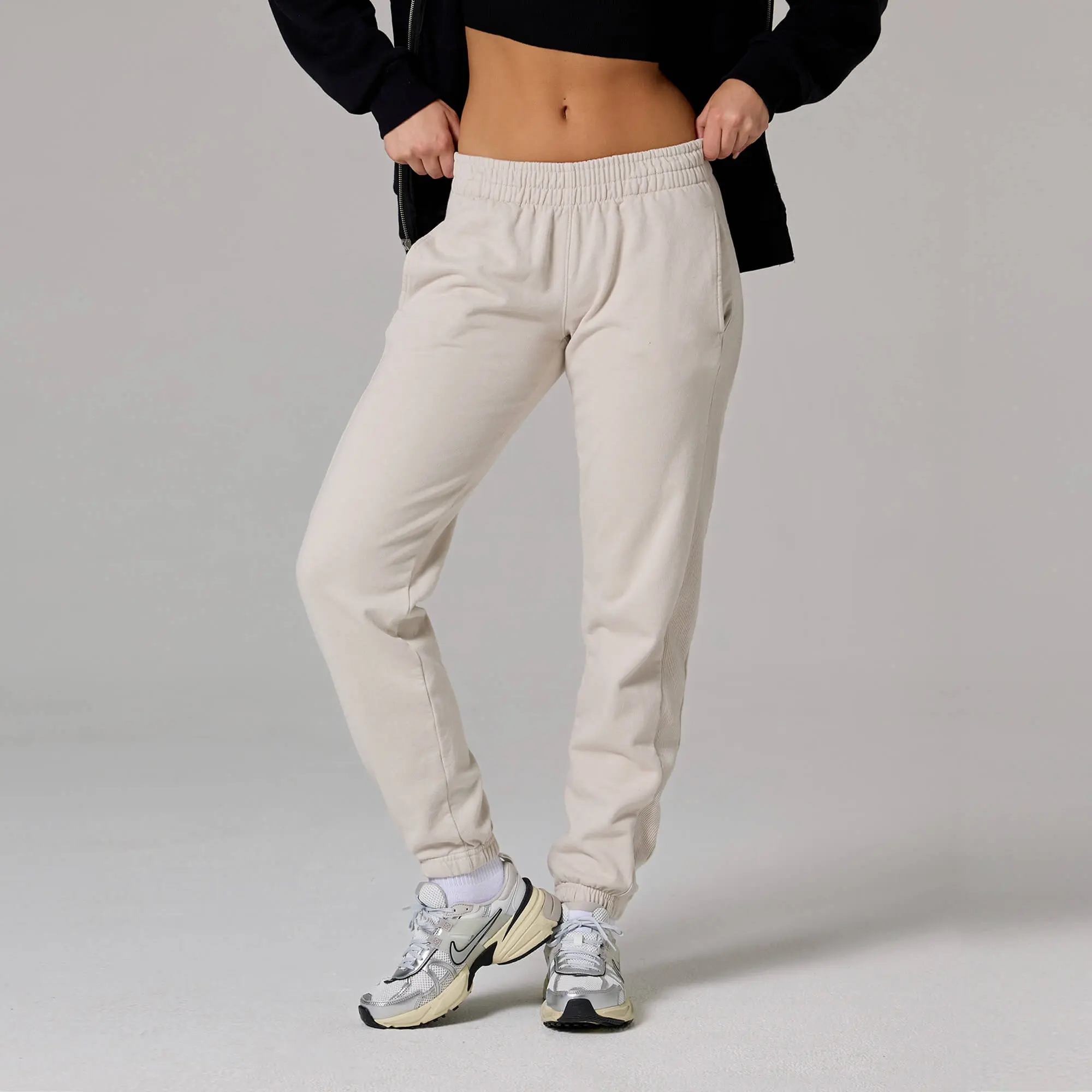 WOMENS STRIPED SWEATPANTS WOMENS STRIPED SWEATPANTS