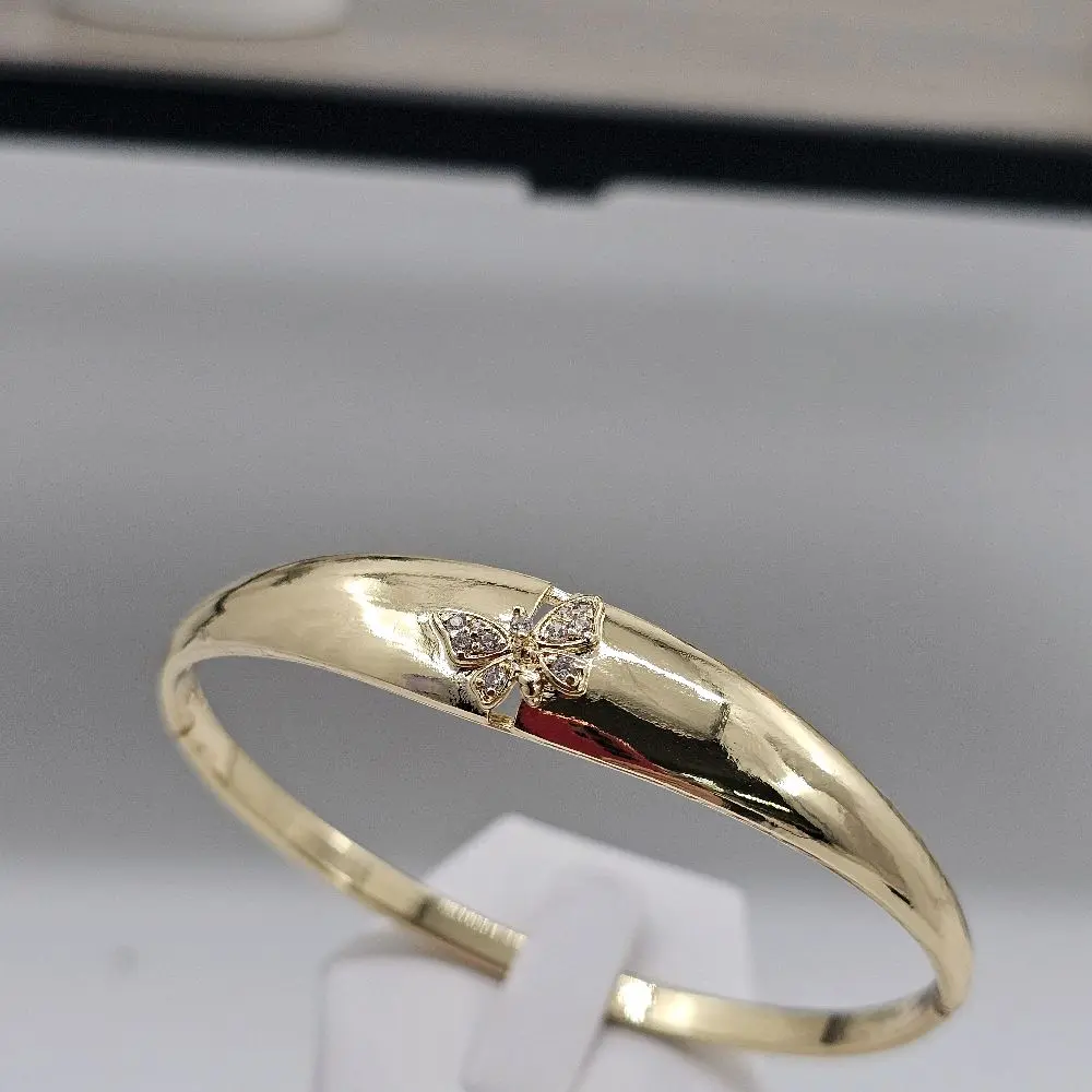 14k    Goldplated  Elegants bangles diferent styles.