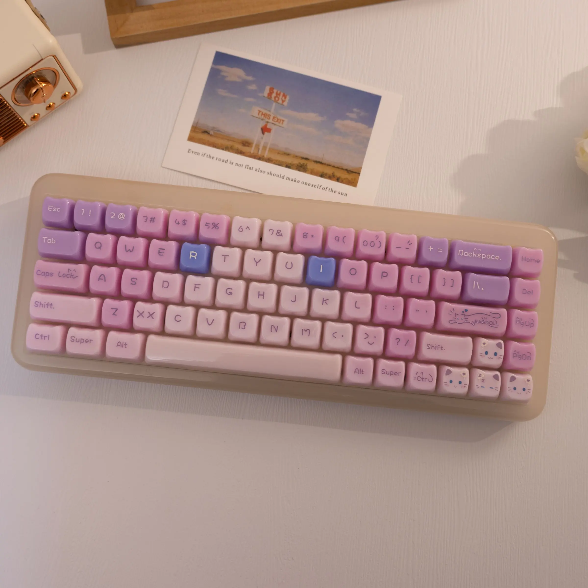 140 Key Pink Cat Keycaps, Mechanical, Pbt Material, Dye Sublimation, Mao Profile, Aesthetics, Compatible with Mx Axis, Fits Keyboard Models 61/64/68/87/96/104/108