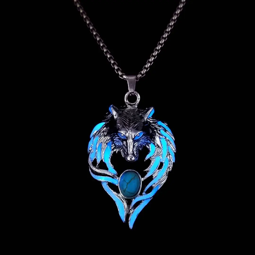 Retro Turquoise Rhinestone Wolf Totem Necklace For Men, Dark Glow In Dark Wolf Head Pendant European Hip Hop Streetwear Statement Jewelry birthstones y2k accessories day collars simple gift 18-28 inch present good luck curb chain personalize birthday
