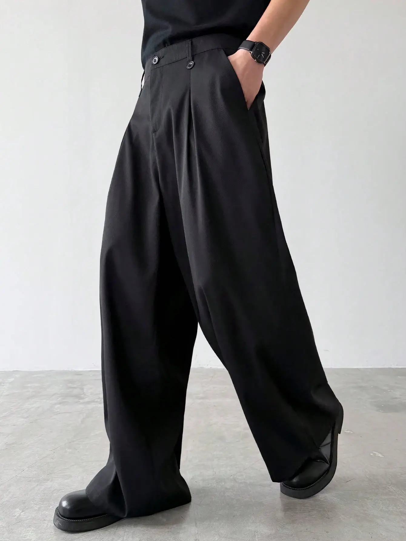 Mens Loose Wide Leg Dress Pants Pleated Baggy Trousers Oversized Relaxed Fit Business Casual Slacks Minimalist Tailored Office Pants Korean Streetwear Formal Work Pants High Waist Flowing Drape Pants for Daily Outfit Party and Smart Casual Style Men Style