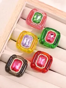 A colorful irregular acrylic rhinestone resin ring, exaggerated large candy-colored transparent bubble resin ring, fashionable and personalized spring party jewelry, Y2K millennial jewelry.