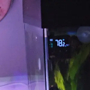 Seaoura Smart Cordless Digital Aquarium Thermometer - Motion Sensor, Temp Alert, Calibrated LCD Screen, +/-1°F Accurate, 4.09*3.23*0.71 Inches, Glass Tank Fit for Betta Fish Tanks (Pet Fish Aquatic Temperature Control Supply)