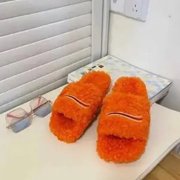 Lenci Slides