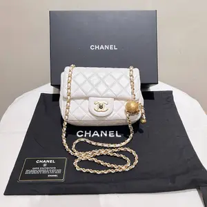 Pre-owned CHANEL leather Crossbody Bags white quilted lambskin Pearl Crush rectangular mini flap bag with aged gold hardware