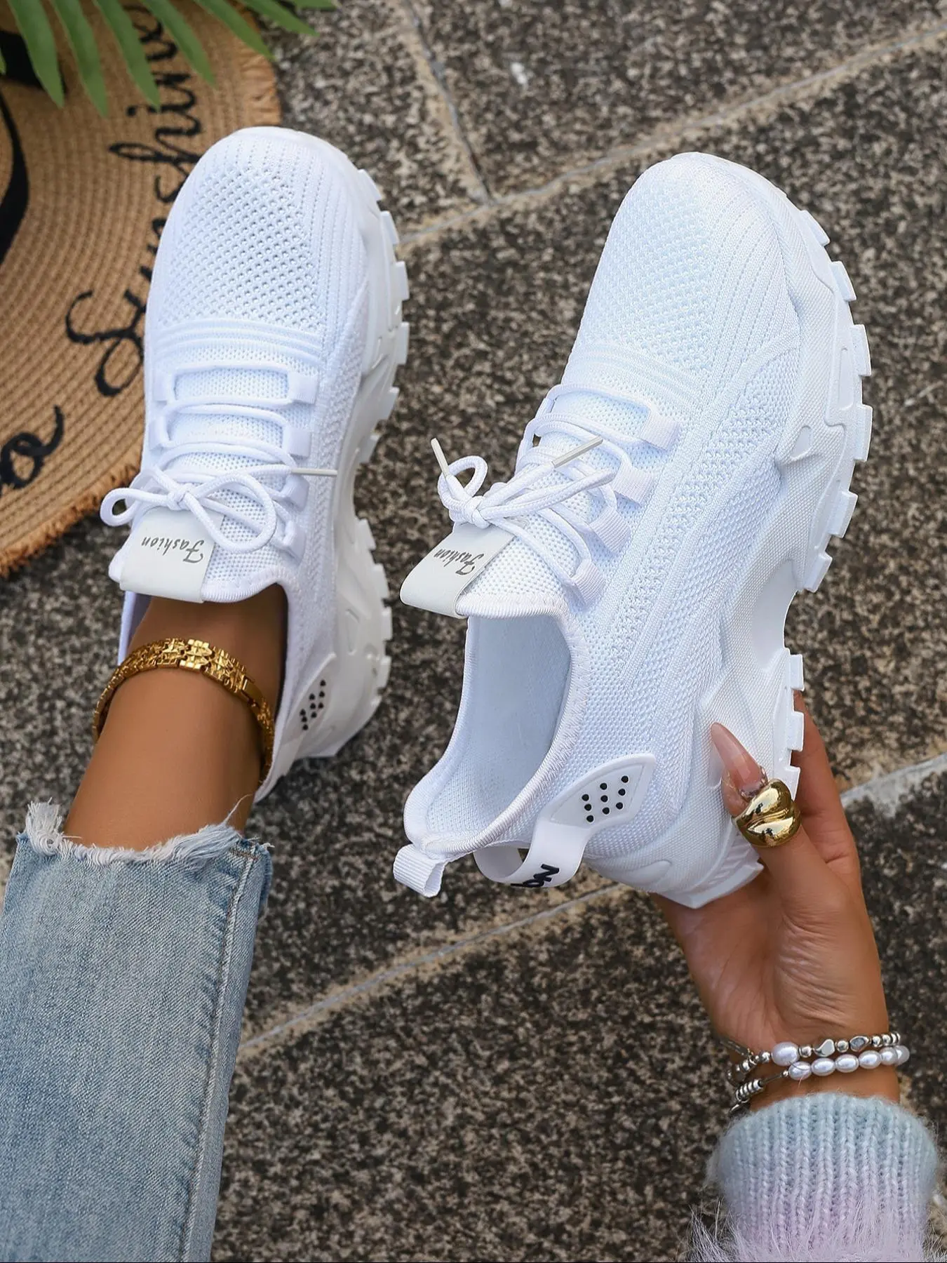 Women's Fashionable Lace Up Low Top Sneakers, Casual Comfortable Breathable Sports Trendy Running Shoes, All-match Basic Athletic Shoes for Daily Wear, Sporty Running Fashion