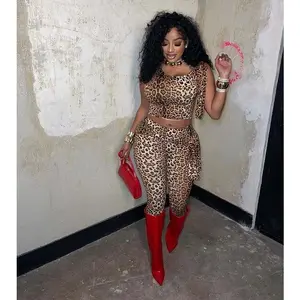 2-piece set of high waisted pants with red boots for fashionable women's clothing