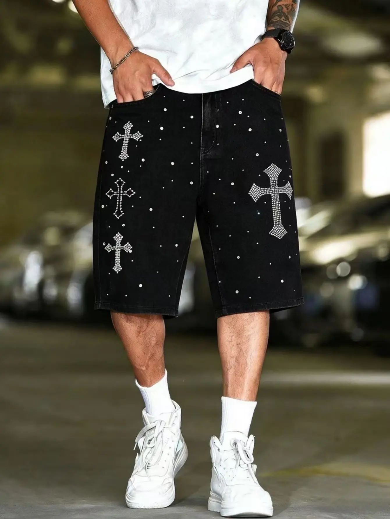 Men's jeans, men's rhinestone cross denim shorts, gothic Y2K street style shorts, loose black denim shorts, adorned with shiny studs, American retro summer casual wear.