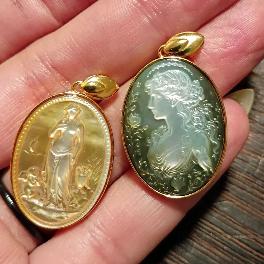 Cameo Mother of Pearl Carving Engraved 925 Silver and Golden Pendants Statement Necklace Necklace Chain