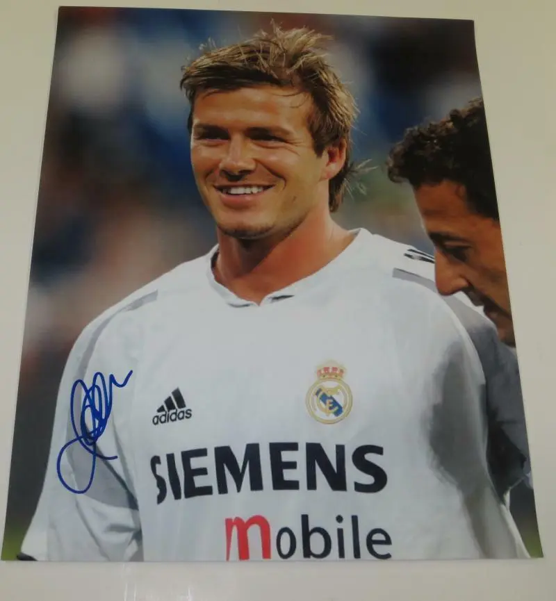 David Beckham Authentic Autographed 16x20 Photo