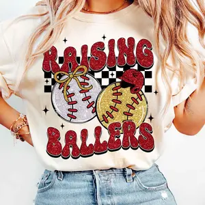 Retro Softball Baseball Glitter Ball Raising Ballers Sports Mama Baseball Mom Shirt T-Shirt