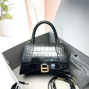 Pre-owned Balenciaga Leather Shoulder Bags 7.8'' R2799 Shoulder Bag C536827780 0311 T3 Mia