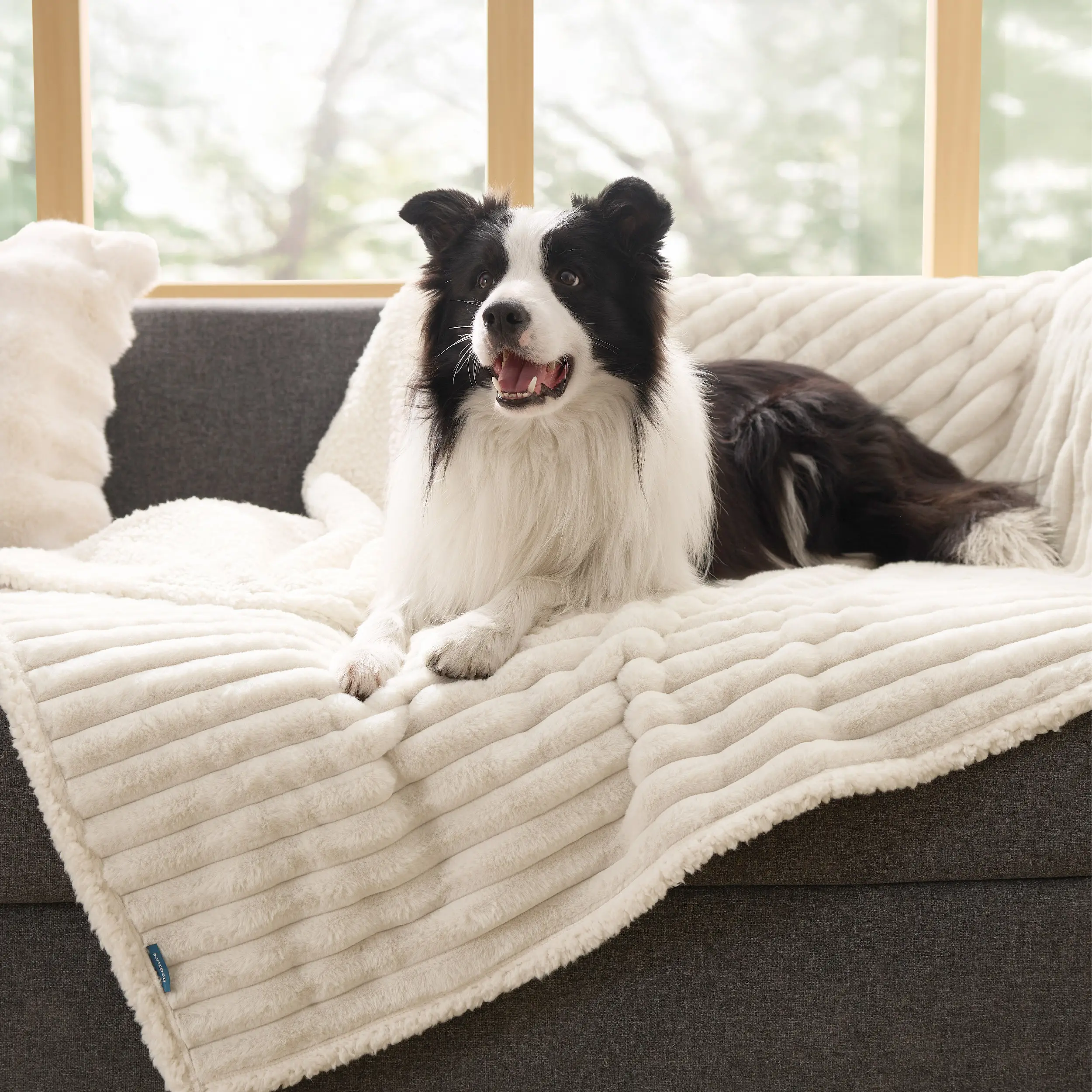 Bedsure ComfyFleece Dog Blanket - Ultra Soft Sherpa Comfort, Waterproof Inner Protection & Double-Sided Cozy Design