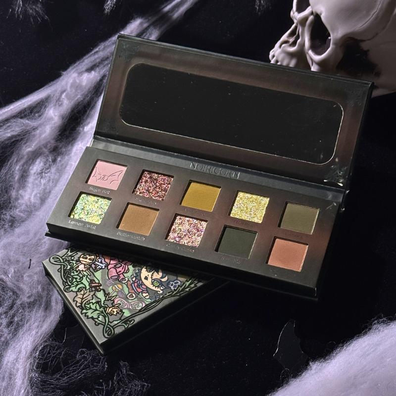 NU COLOUR DRAMATIC メイクボックス NOIRICORN × @freya86_ff CANDY PUPPET Eyeshadow Palette - Gothic