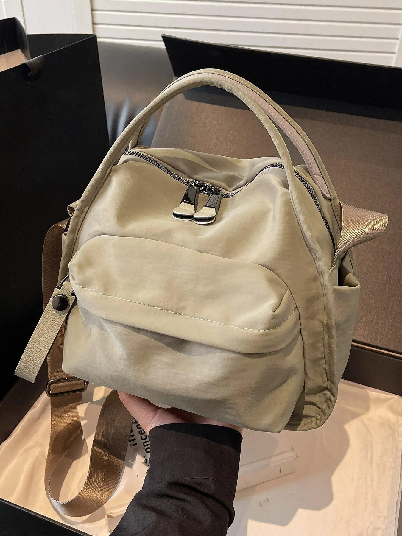 Ladies' elegant solid color shoulder bag, fashionable zipper All Match crossbody bag for daily use, simple solid color, casual trend versatile high-quality commuter shoulder bag, Fabric shoulder bags, Handbag crossbody bag