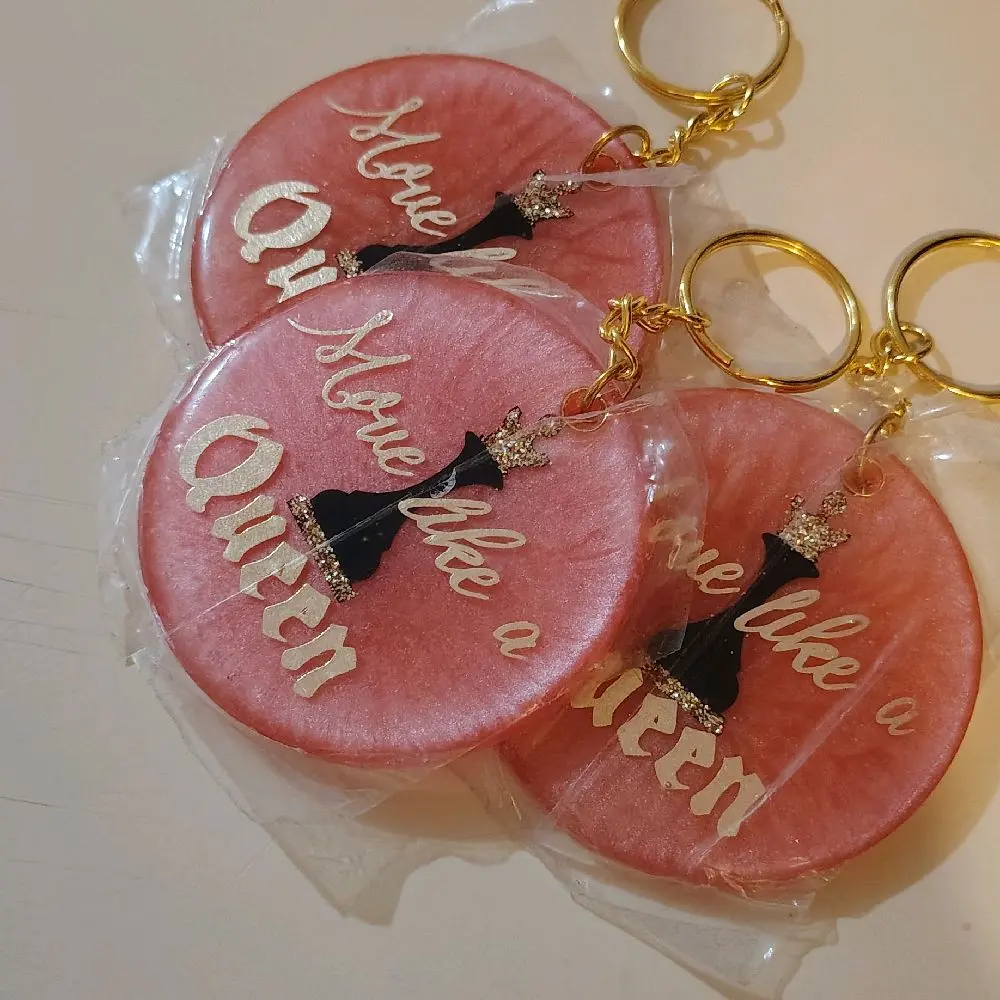 Move like a queen keychain