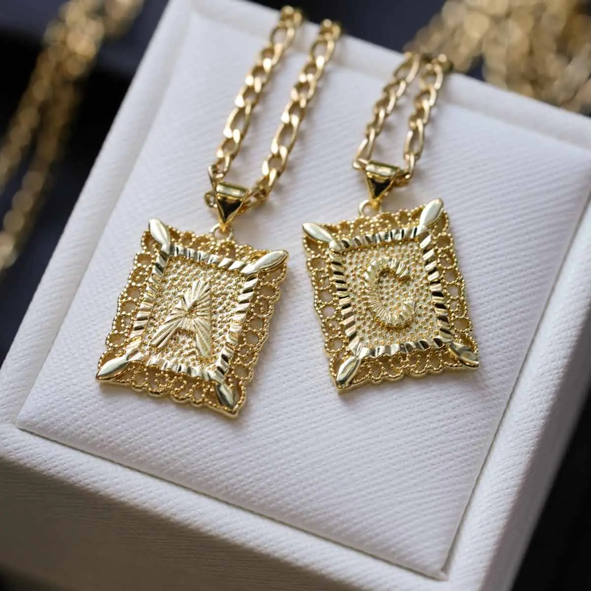GGIRL Golden Initial Letter Pendant Necklace for Men and Women,Square Capital Monogram Necklace Alphabet from A-Z Figaro Chain Necklace, Unique&Creative Birthday Gift For Teens,versatile Stylish Jewelry For Party and Everyday