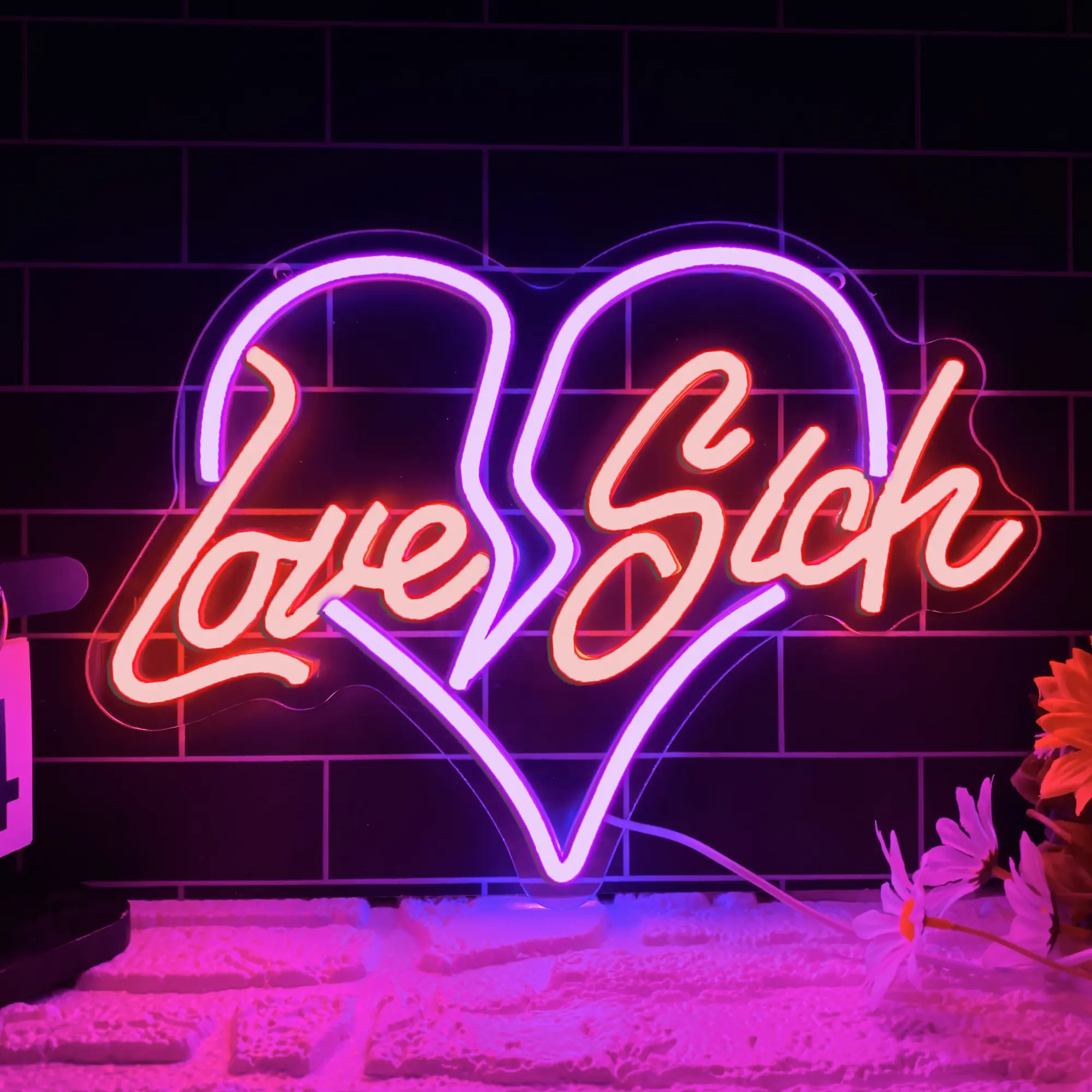 Heart-Shaped Neon Sign, LED Wall Decoration, Indoor Decorative Light, Pink and Purple Light, USB-Powered Wall-Mounted Plastic Sign, LED Neon Signs, Suitable for Bedrooms, Weddings, Parties, Valentine's Day Gifts
