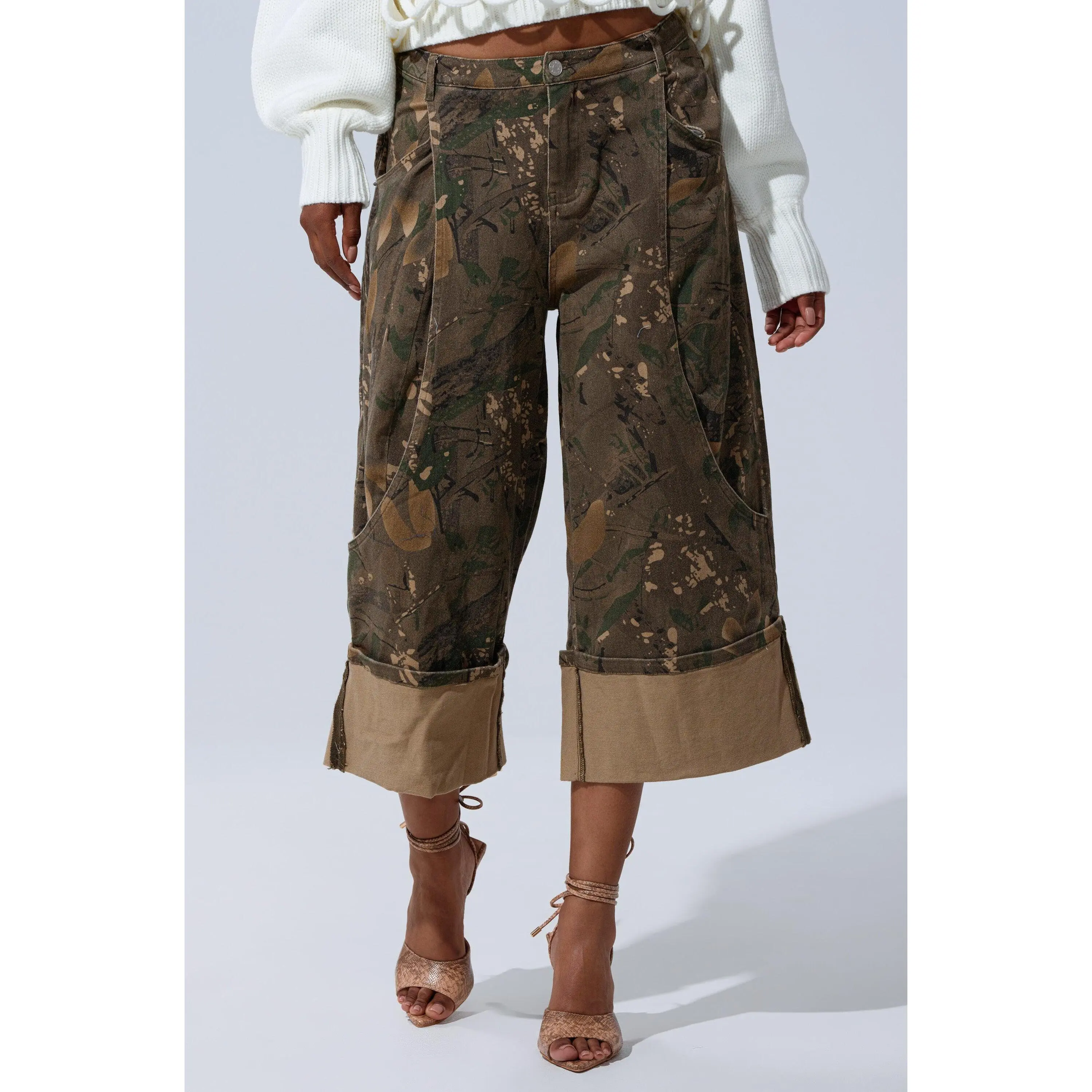 DOWN AND DIRTY CAMO BERMUDA SHORT