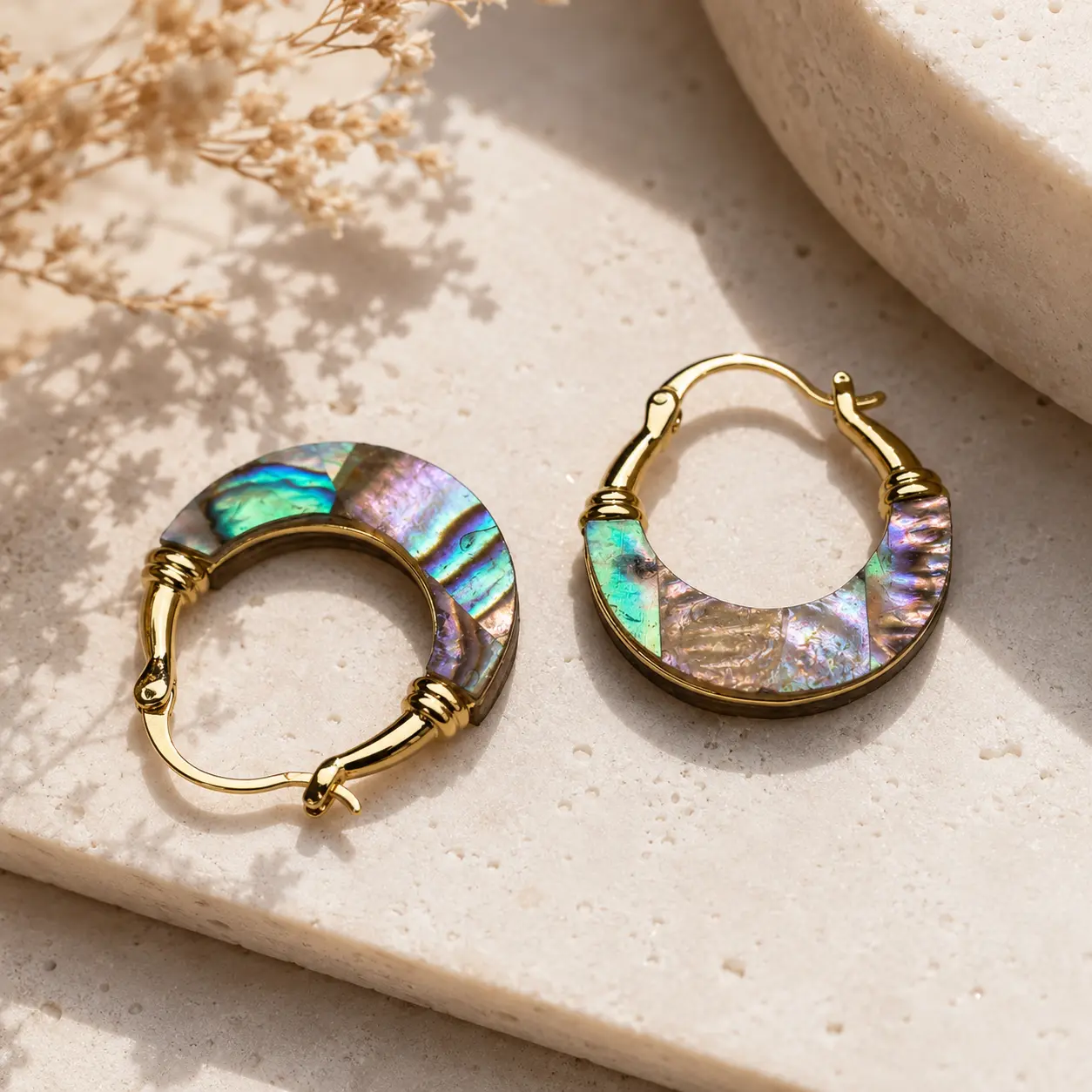 Women's Non-Tarnish Minimalist Lightweight Gold-Tone Electroplated Copper Alloy Abalone Shell Hoop Earrings 2cm Iridescent Ocean-Inspired Female Accessories for Daily Wear Beach Vacations