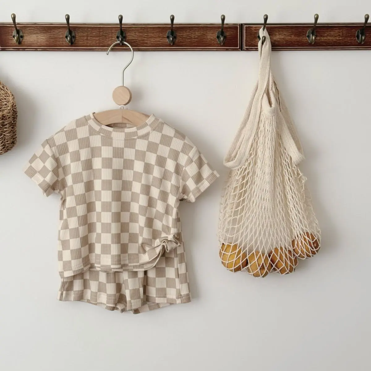 Summer baby outfit: crew-neck plaid short-sleeve top + breathable loose shorts, apricot color, comfortable two-piece set Baby Clothes Girl Baby Clothing