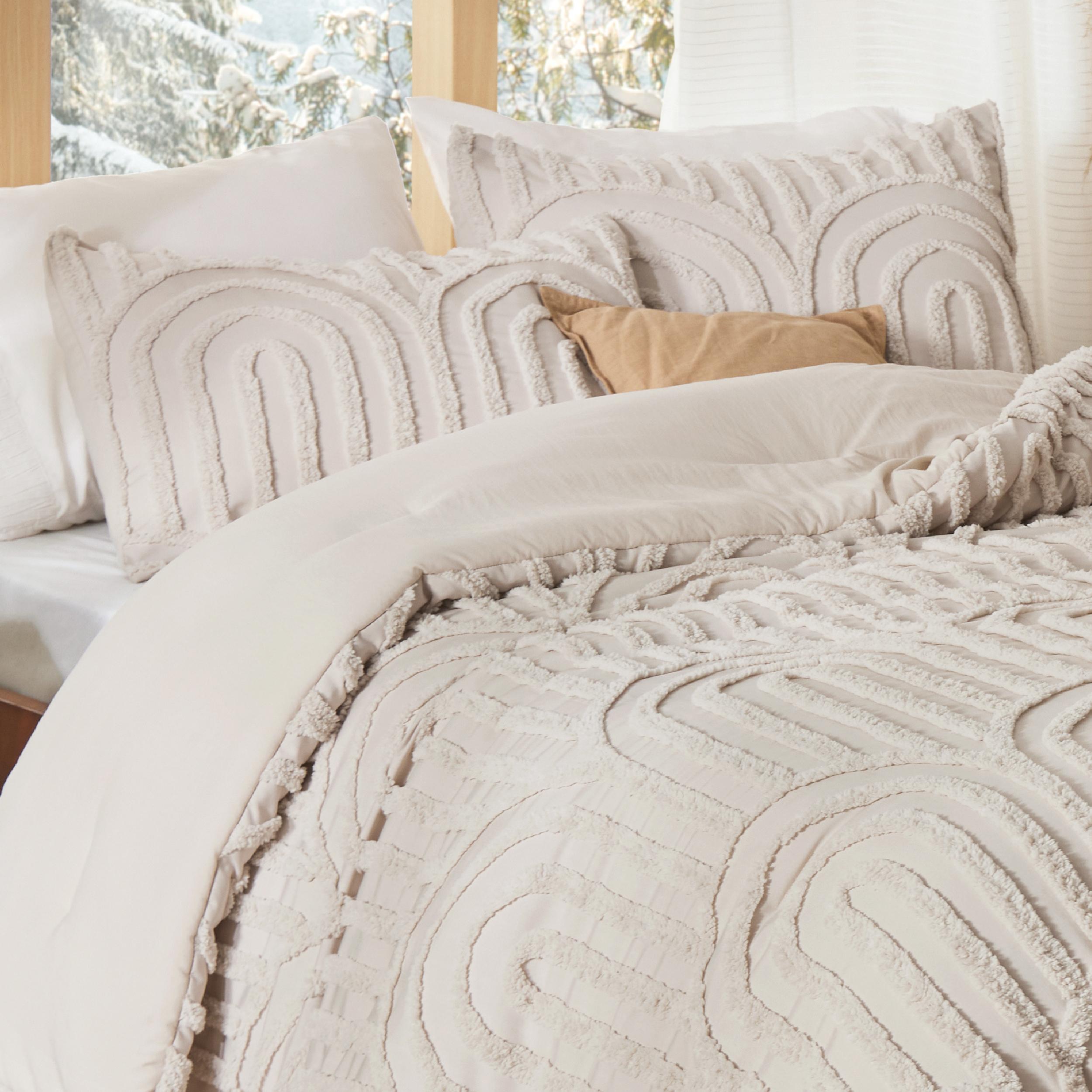 Bedsure Boho Arch Tufted Comforter Set - Beige Boho Bedding Comforter Sets, 3 Pieces Farmhouse Shabby Chic  Embroidery Bed Set, Soft Fluffy Cozy Arch Pattern Comforter for All Seasons