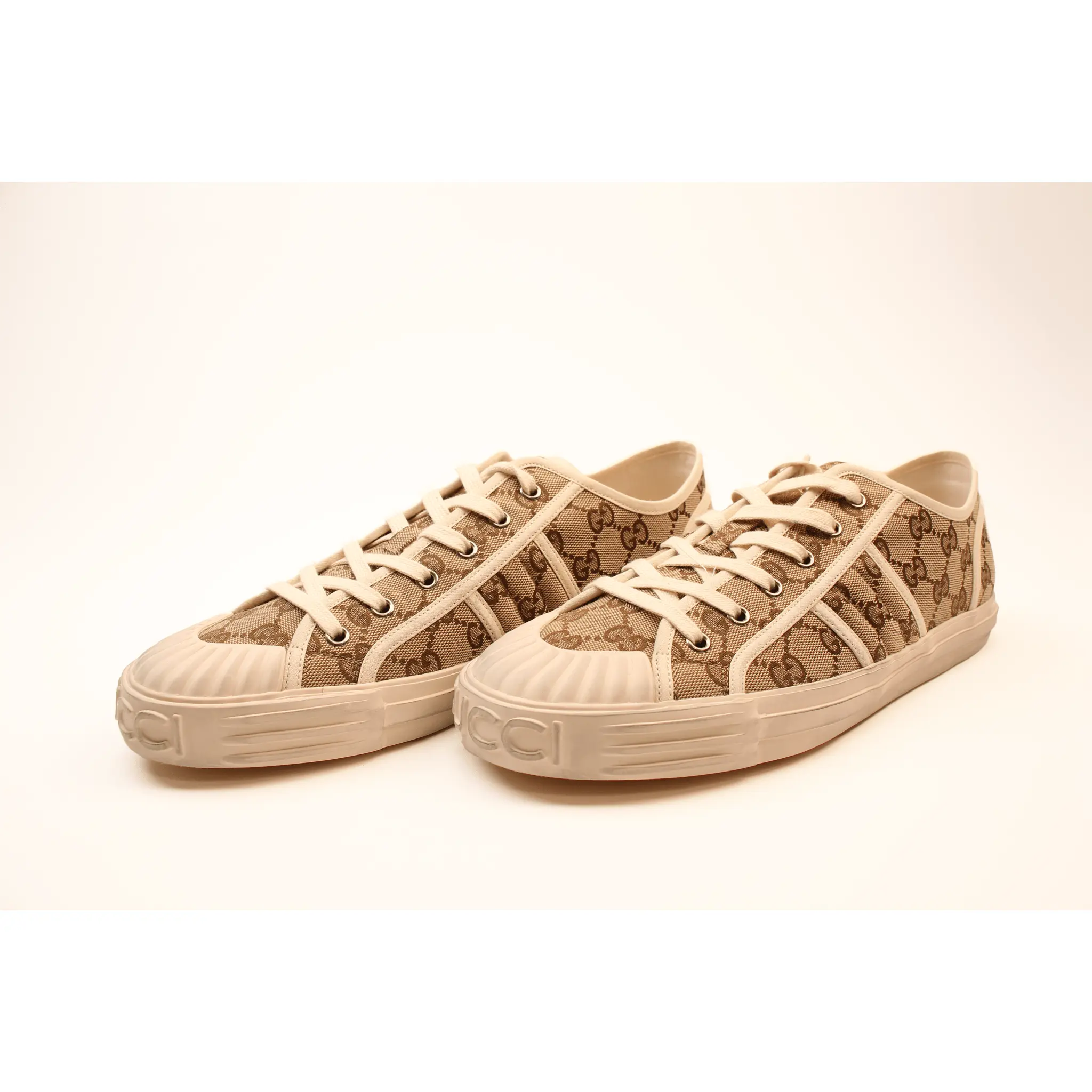 Gucci GG Supreme Sneakers