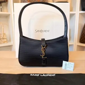 Pre-owned Yves Saint Laurent Satin Shoulder Bags Saint Laurent YSL Mini Le 5 A 7 Noir w/ Gold