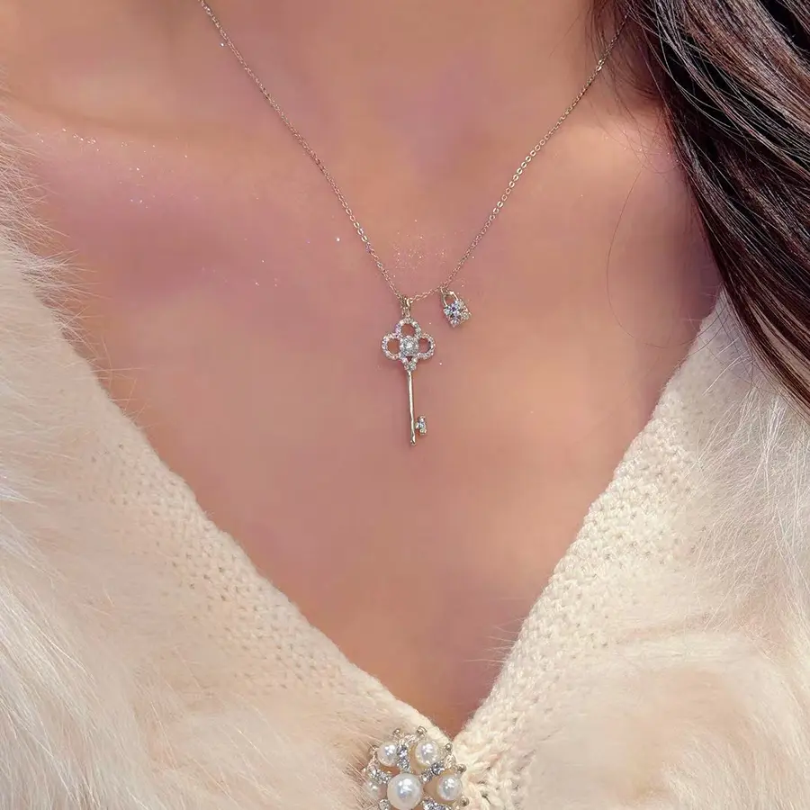 Key Necklaces for Women,Gold Key Necklace with Lock Pendant ,Shiny Anti-Tarnish Jewelry, Perfect Layered Key Necklace Gift For Mom&Girls Gifts Valentine's Day