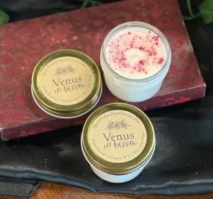 Venus in Bloom Candle