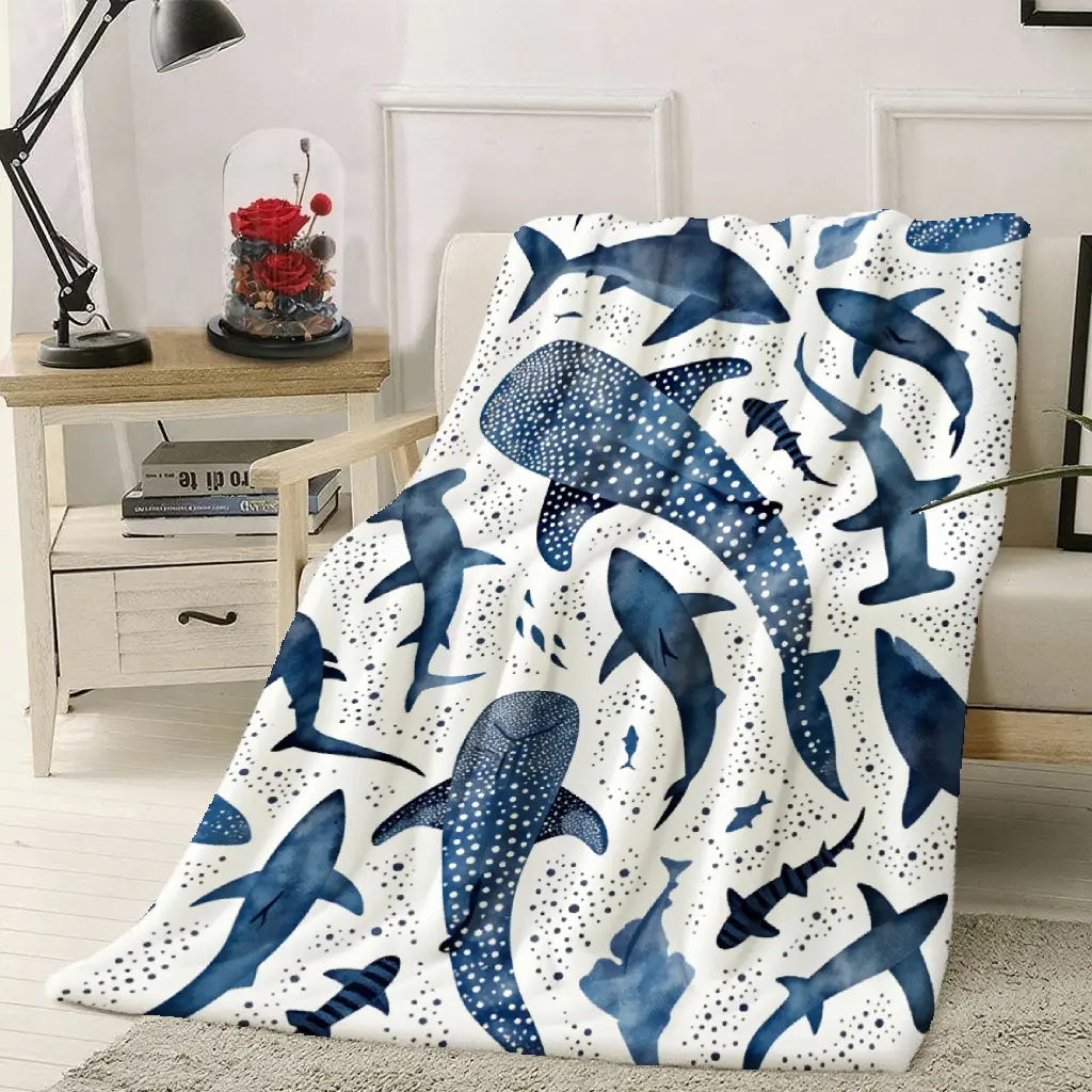 Romantic ocean-style whale shark pattern warm blanket, suitable for both children and adults, suitable for use during naps, soft and comfortable, suitable for all seasons.
