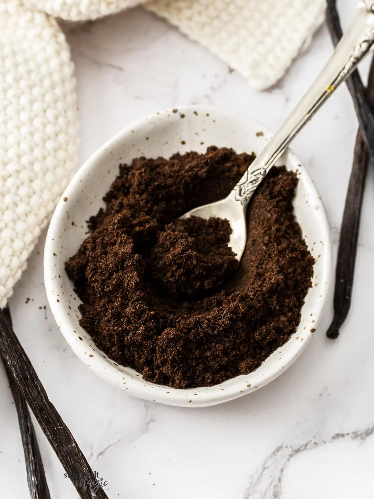Madagascar Vanilla Powder / Vanilla Specs for baking- Ethically Sourced