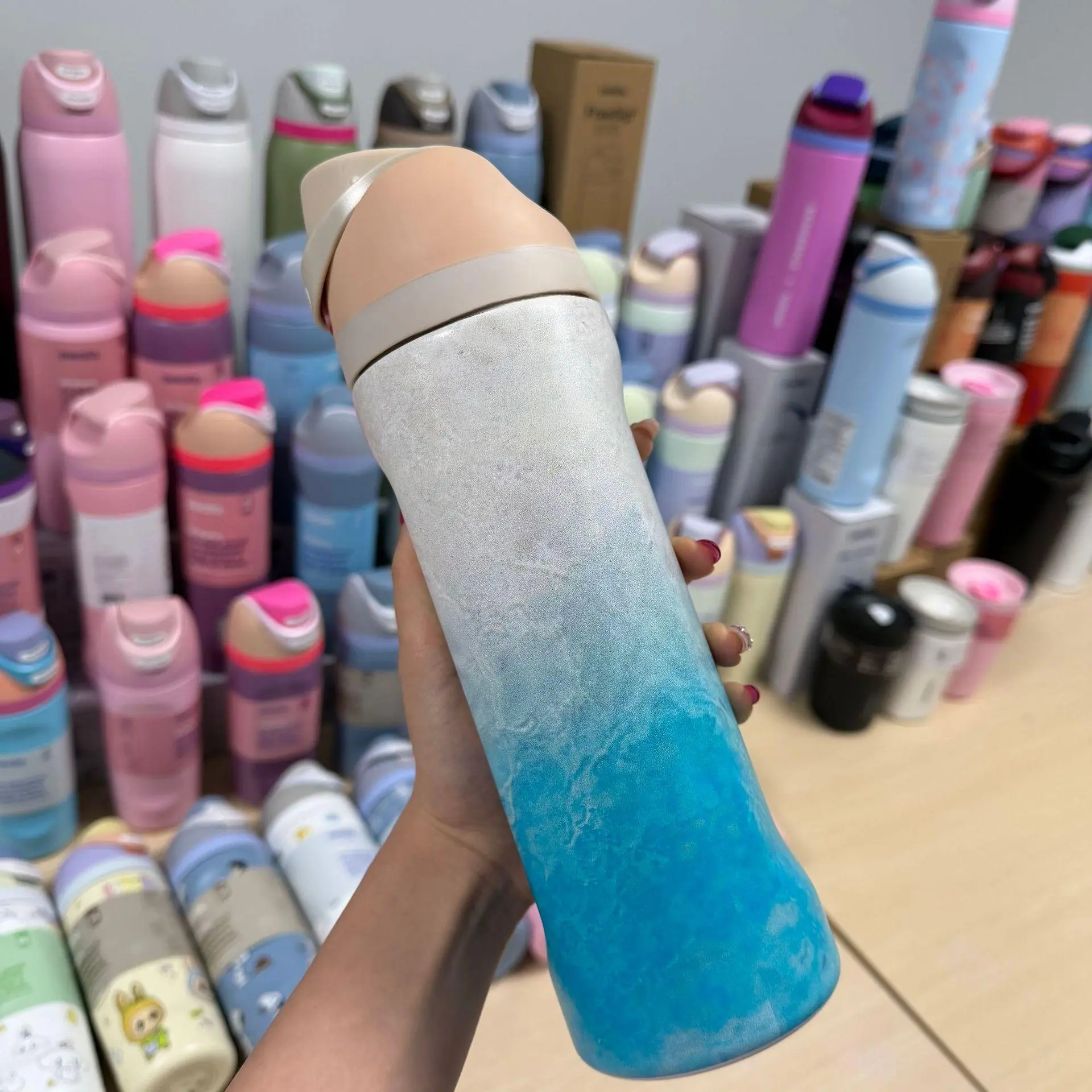 FreeSip Sway Ocean Blue Gradient Water Bottle Insulated Stainless Steel Leakproof Straw Lid Travel Tumbler Cup Holder Friendly Beach Gym Outdoor Hydration Bottle 24oz